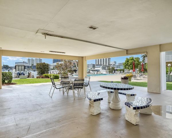 126 Golden Isles Drive 52A, Hallandale Beach, FL 33009