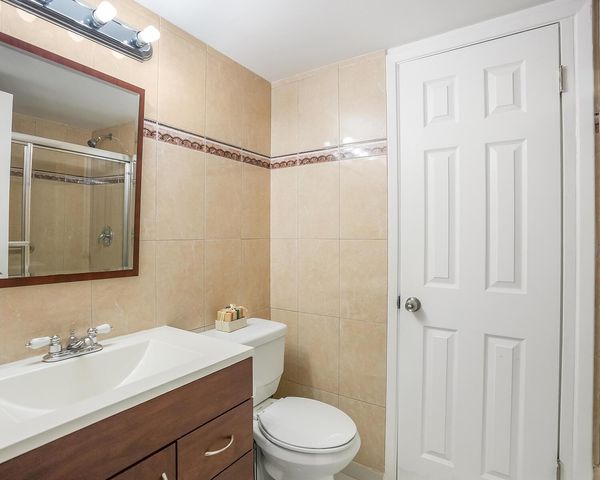 126 Golden Isles Drive 52A, Hallandale Beach, FL 33009