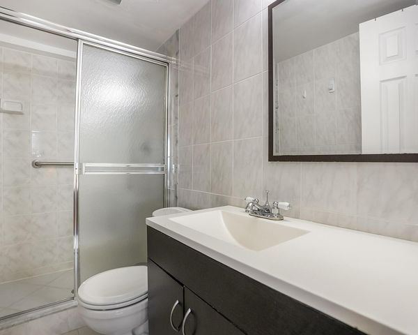 126 Golden Isles Drive 52A, Hallandale Beach, FL 33009