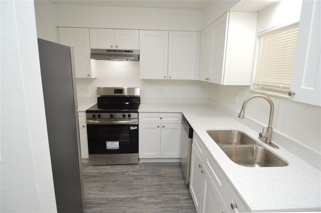 5004 CASTILE PLACE 463, Tampa, FL 33617