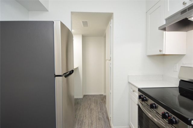 5004 CASTILE PLACE 463, Tampa, FL 33617