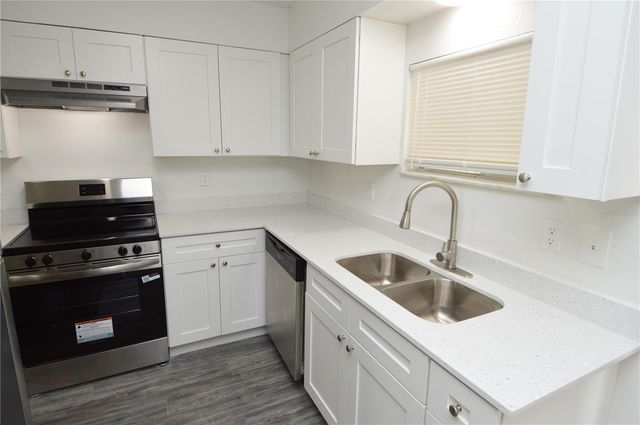 5004 CASTILE PLACE 463, Tampa, FL 33617