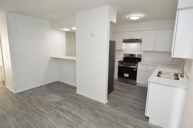 5004 CASTILE PLACE 463, Tampa, FL 33617