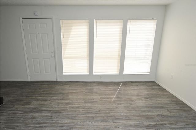 5004 CASTILE PLACE 463, Tampa, FL 33617