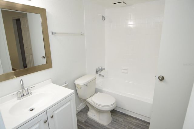 5004 CASTILE PLACE 463, Tampa, FL 33617