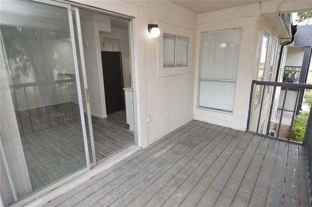 5004 CASTILE PLACE 463, Tampa, FL 33617