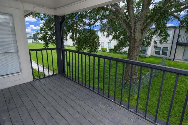 5004 CASTILE PLACE 463, Tampa, FL 33617