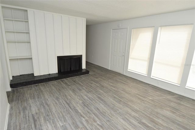 5004 CASTILE PLACE 463, Tampa, FL 33617