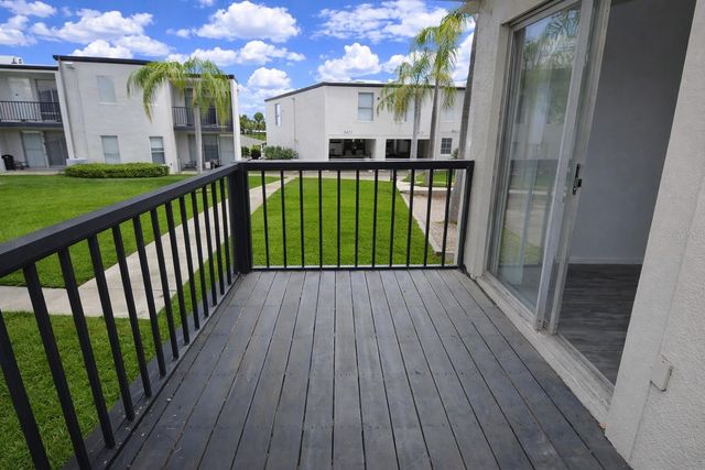 5004 CASTILE PLACE 463, Tampa, FL 33617