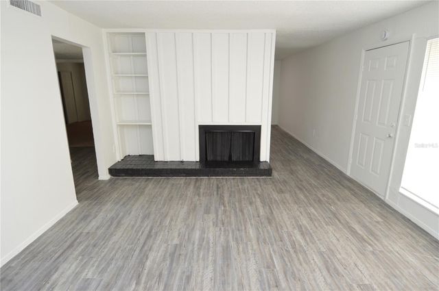 5004 CASTILE PLACE 463, Tampa, FL 33617