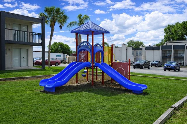 5004 CASTILE PLACE 463, Tampa, FL 33617