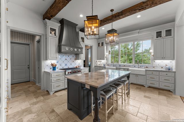 149 Bridgewater, La Vernia, TX 78121