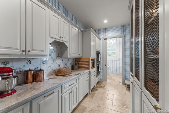 149 Bridgewater, La Vernia, TX 78121