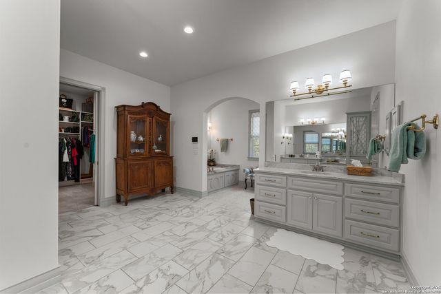 149 Bridgewater, La Vernia, TX 78121