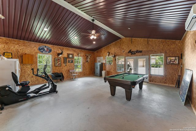 149 Bridgewater, La Vernia, TX 78121