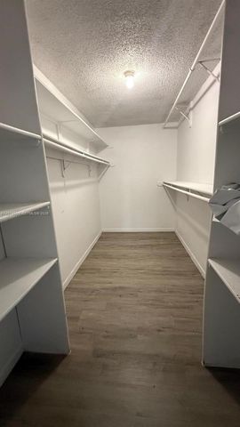 6940 Miami Gardens Dr 1-320, Hialeah, FL 33015