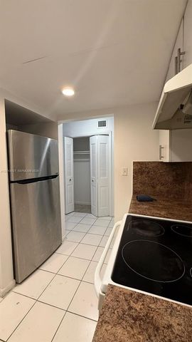 6940 Miami Gardens Dr 1-320, Hialeah, FL 33015