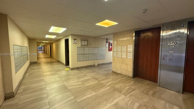 6940 Miami Gardens Dr 1-320, Hialeah, FL 33015