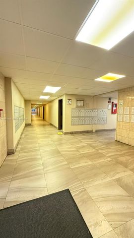 6940 Miami Gardens Dr 1-320, Hialeah, FL 33015
