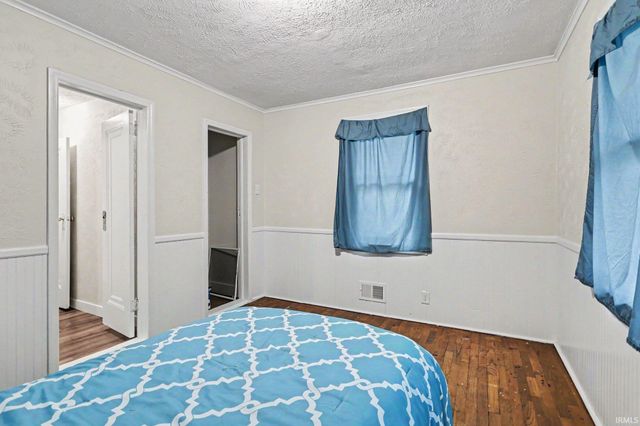 911 N Adams Street, South Bend, IN 46628