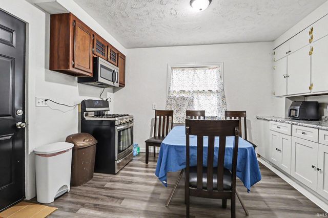 911 N Adams Street, South Bend, IN 46628