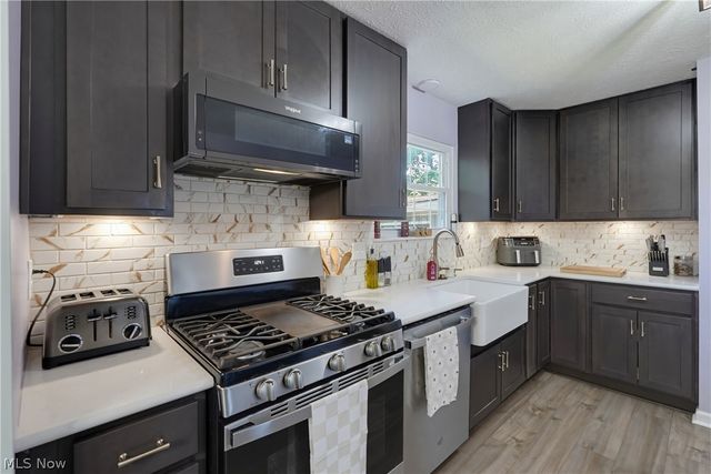 707 Twin Oaks Boulevard, Medina, OH 44256