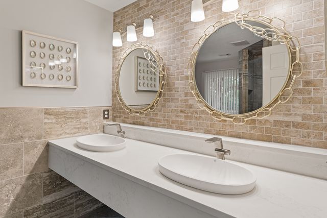 6799 Ridges Court, Bettendorf, IA 52722