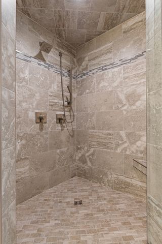 6799 Ridges Court, Bettendorf, IA 52722