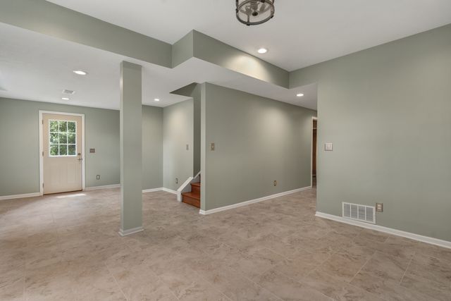 6799 Ridges Court, Bettendorf, IA 52722