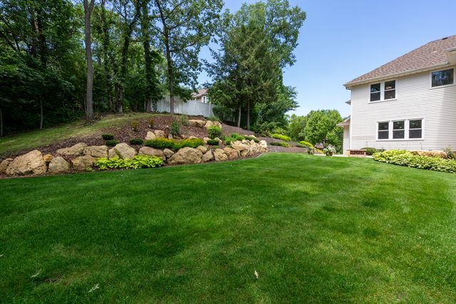 6799 Ridges Court, Bettendorf, IA 52722