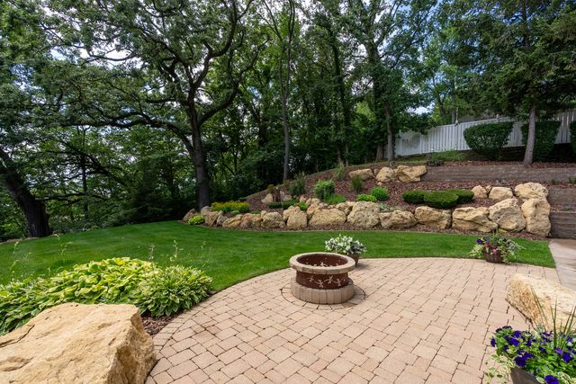 6799 Ridges Court, Bettendorf, IA 52722