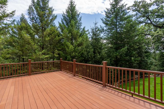 6799 Ridges Court, Bettendorf, IA 52722