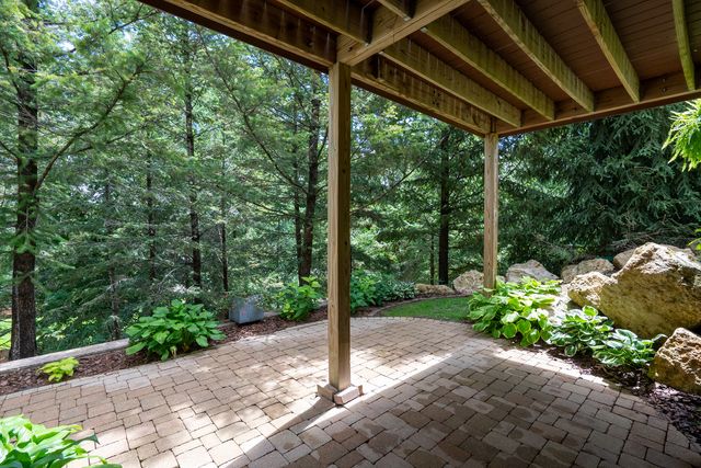 6799 Ridges Court, Bettendorf, IA 52722