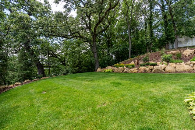6799 Ridges Court, Bettendorf, IA 52722