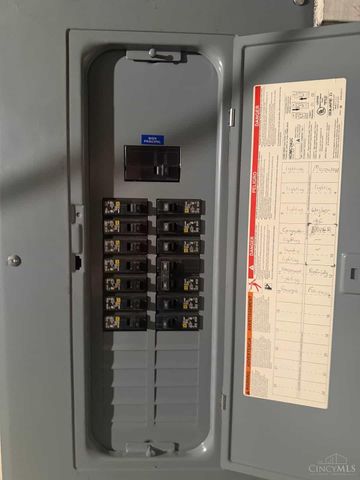 813 Greenwich Avenue, Cincinnati, OH 45238