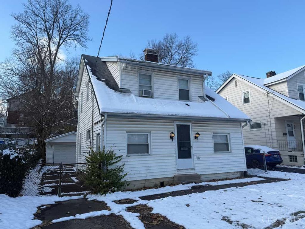 813 Greenwich Avenue, Cincinnati, OH 45238