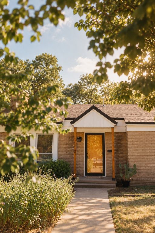 110 N Briscoe Boulevard, Dallas, TX 75211 — photo 2