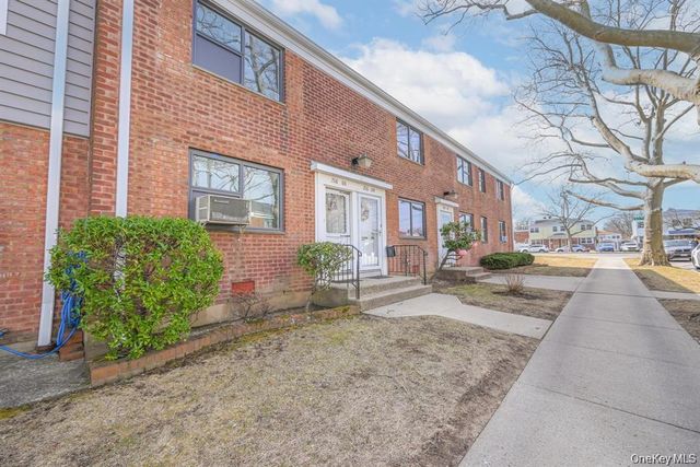 21606 68th Avenue DUPLE, Oakland Gardens, NY 11364