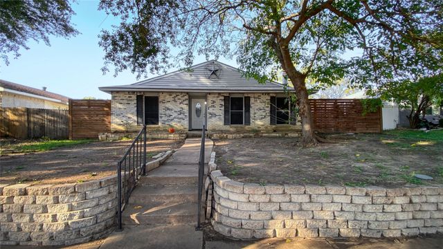 1831 E Peters Colony Road, Carrollton, TX 75007