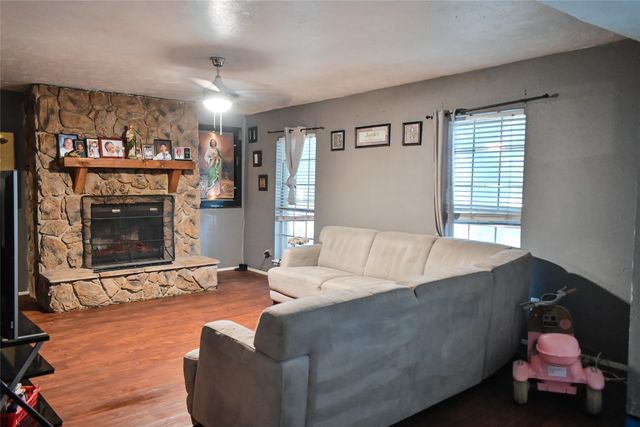 1831 E Peters Colony Road, Carrollton, TX 75007