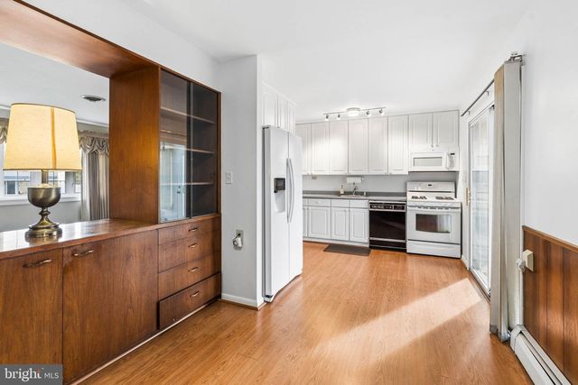 1111 RAVEN DR, Baltimore, MD 21227