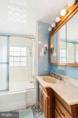1111 RAVEN DR, Baltimore, MD 21227