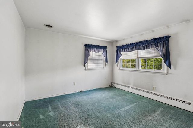 1111 RAVEN DR, Baltimore, MD 21227