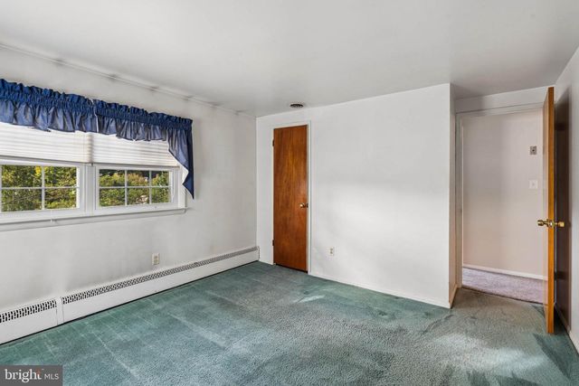 1111 RAVEN DR, Baltimore, MD 21227