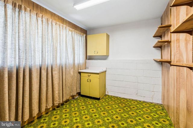 1111 RAVEN DR, Baltimore, MD 21227