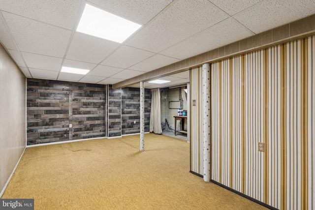 1111 RAVEN DR, Baltimore, MD 21227