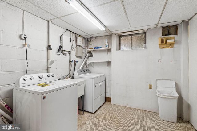 1111 RAVEN DR, Baltimore, MD 21227