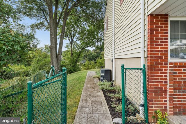 1111 RAVEN DR, Baltimore, MD 21227