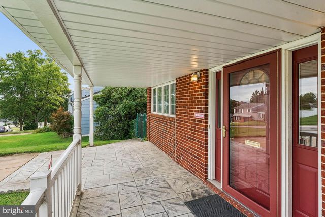 1111 RAVEN DR, Baltimore, MD 21227