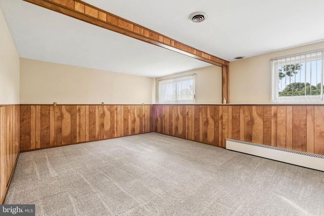 1111 RAVEN DR, Baltimore, MD 21227